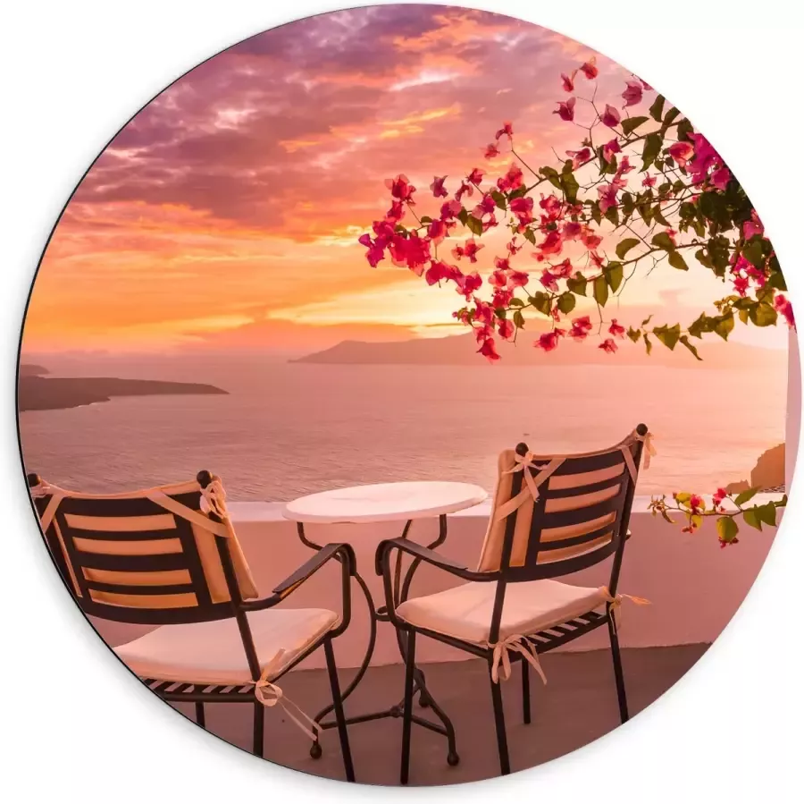 Dibond Muurcirkel Tafel met Stoeljes op Balkon met Roze Bloemenstruik met Uitzicht op Zee 60x60 cm Foto op Aluminium Muurcirkel (met ophangsysteem)