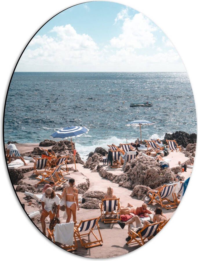 Dibond Ovaal Strand Zee Stoelen Mensen Water Stenen 42x56 cm Foto op Ovaal (Met Ophangsysteem)