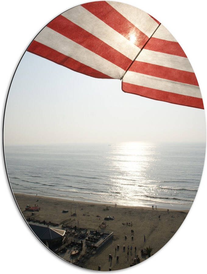 Dibond Ovaal Strand Zee Zand Parasol Mensen Strandtent Zon 60x80 cm Foto op Ovaal (Met Ophangsysteem)