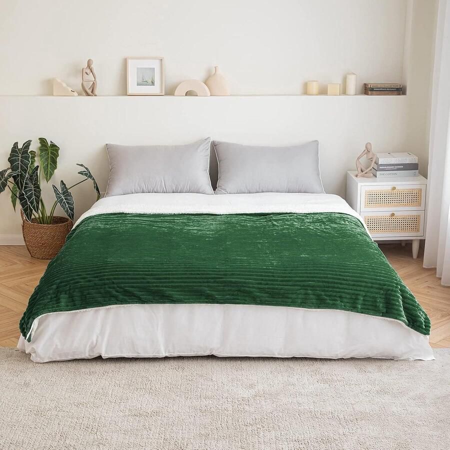 Dikke Flanellen Kerst Plaid Deken Super Zachte Warme Microfiber Omkeerbaar Tweepersoons Eenpersoonsbed 125 x 150 cm Donkergroen