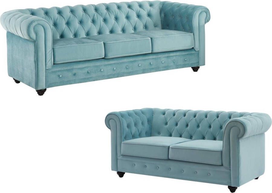 Drie- en tweezitsbank van pastelblauw velours CHESTERFIELD L 205 cm x H 72 cm x D 88 cm