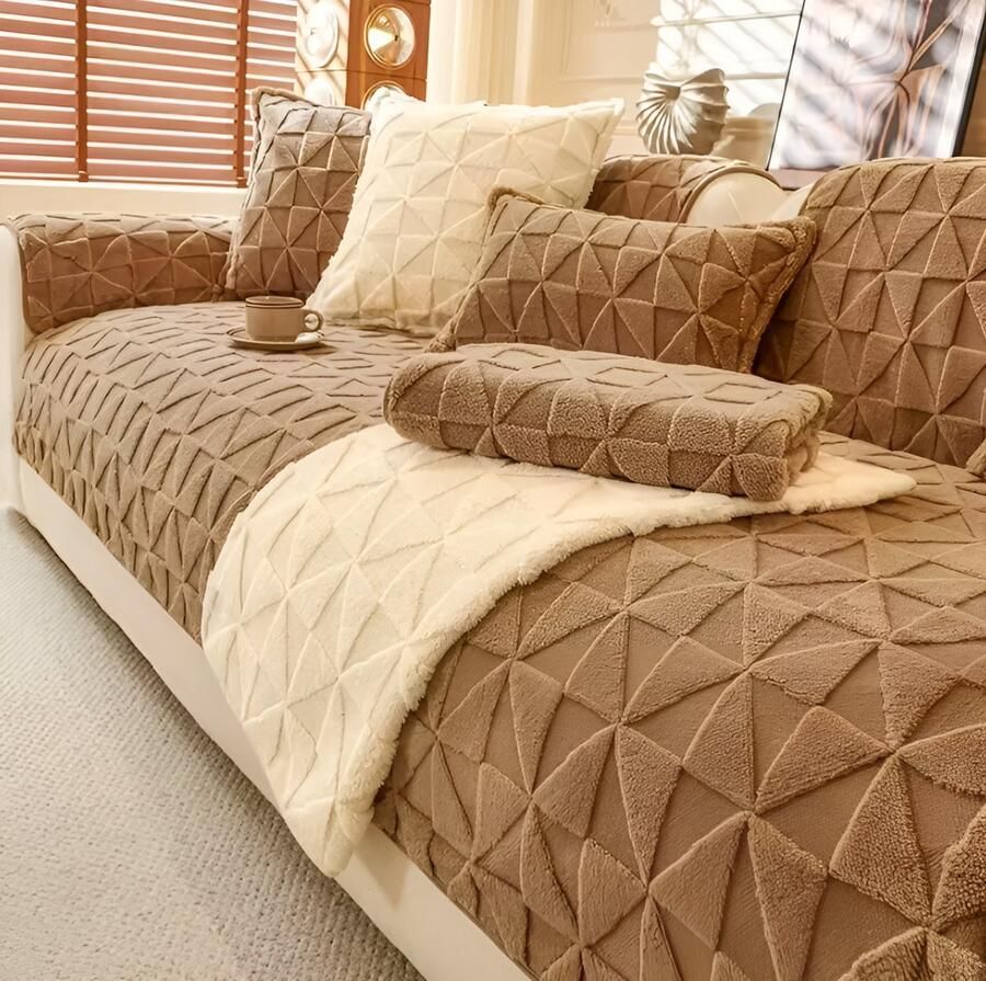 E-Shop4u 1 Stuks Luxe Fluwelen Kussenhoes 45x45 cm Zacht & Warm Antislip Machinewasbaar Herfst Winter Bruin