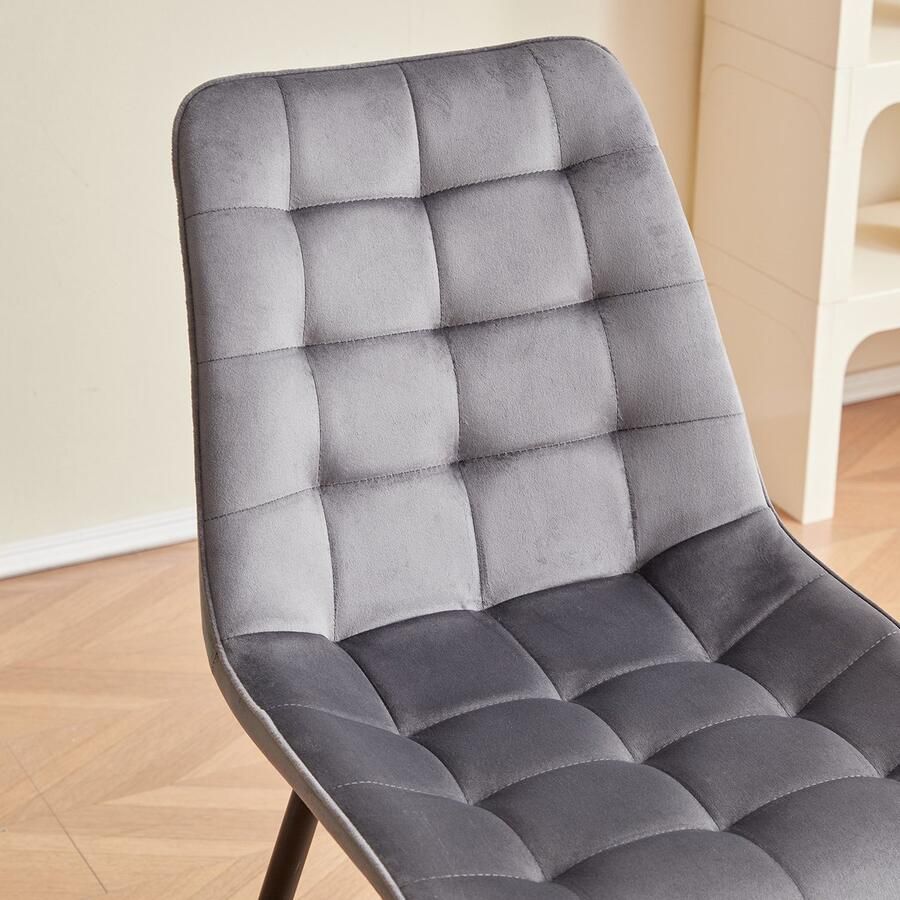 EliteNest Stoelen Eetkamerstoelen Modern Minimalistisch Fluwelen Gewatteerd Ijzeren Poten Set Van 4 Grijs Ideaal Voor Eetkamer of Restaurant