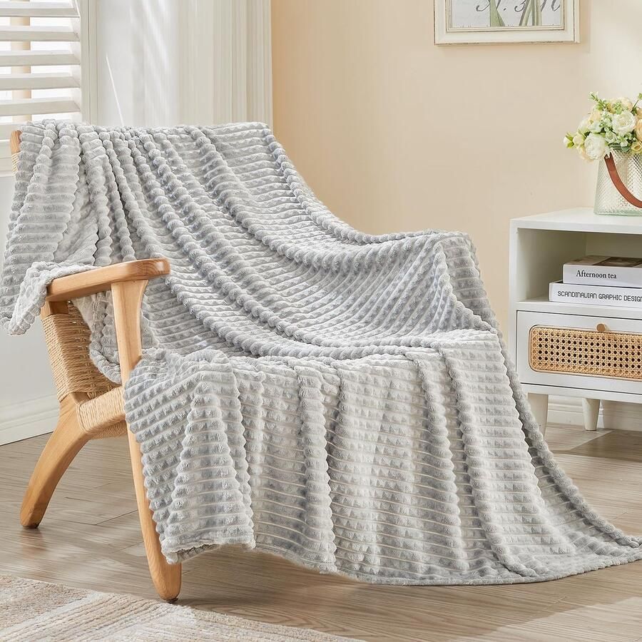 EMME Knuffeldeken Fluffy 3D Touch Experience 200x230cm Fleecedeken Bedsprei Zachte Warme Wollen Deken Bankdeken Deken voor de Bank Woonkamerdeken Lichtgrijs