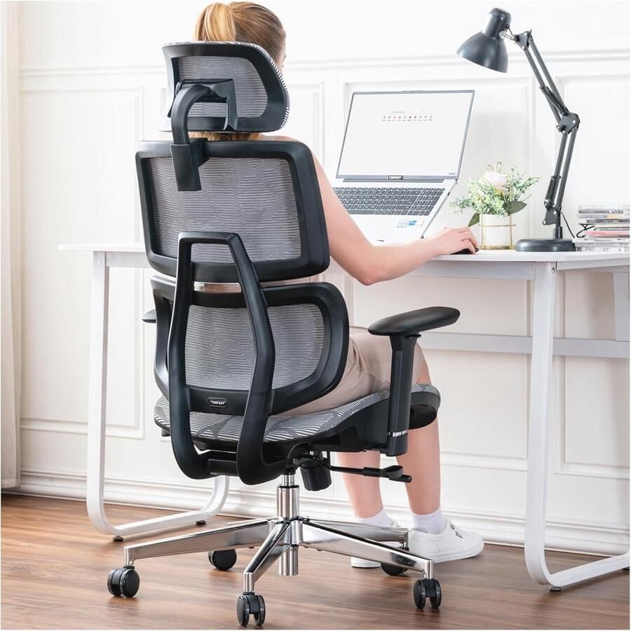 Ergonomische bureaustoel met lendensteun en verstelbare armleuningen voor thuis en kantoor