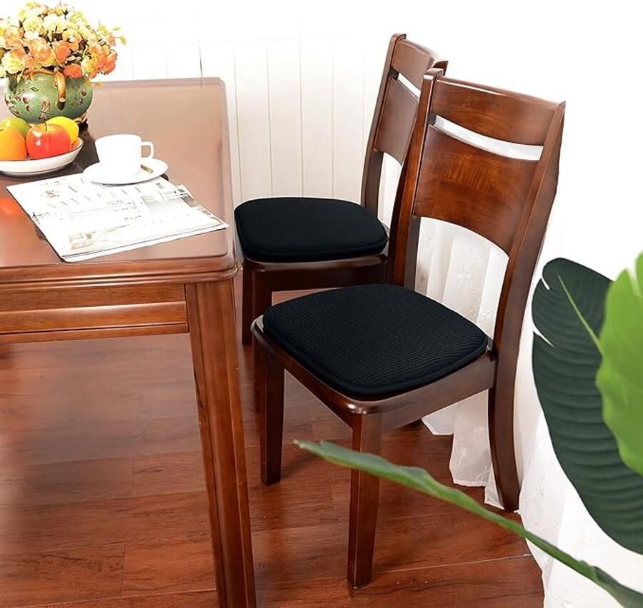 Famanu Set van 4 stoelkussens 40 x 38 cm met geruite fluwelen bekleding antislip wasbaar zitkussen voor stoelen op kantoor outdoor indoor tuin zwart