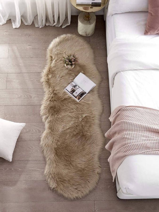 Faux lamsvacht tapijt kunstbont decoratievacht super zacht langharig imitatievacht wollen vloerkleed voor slaapkamer kinderkamer (beige 60 x 180 cm)