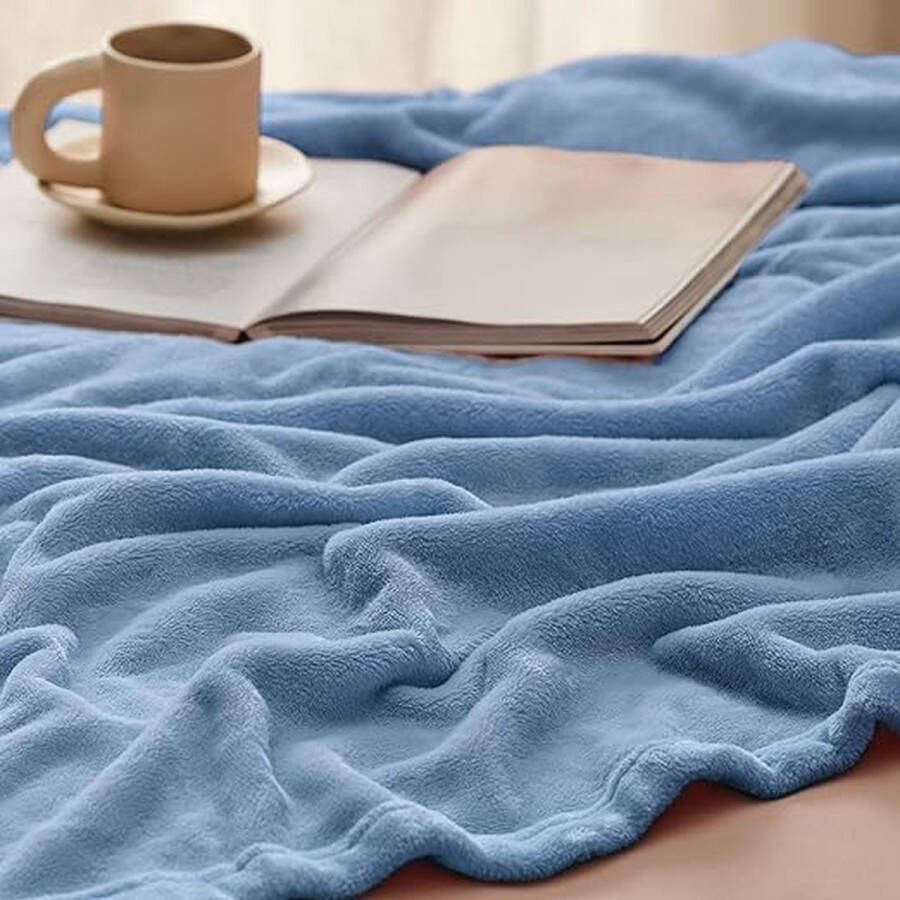 Fleece deken voor bed en bank lichtblauw 150x200cm super zachte donzige deken voor woonkamer en slaapkamer