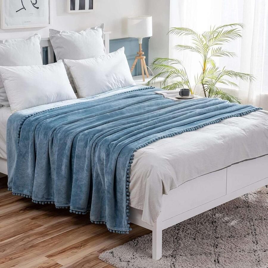 Fleece Dekens Flanellen Fleecedeken met Pompons 1 stuk Luizig Warm Perfect Geschikt voor Bed Bank Slaapkamer Reizen Twin Dubbel 150x200 cm Blauw