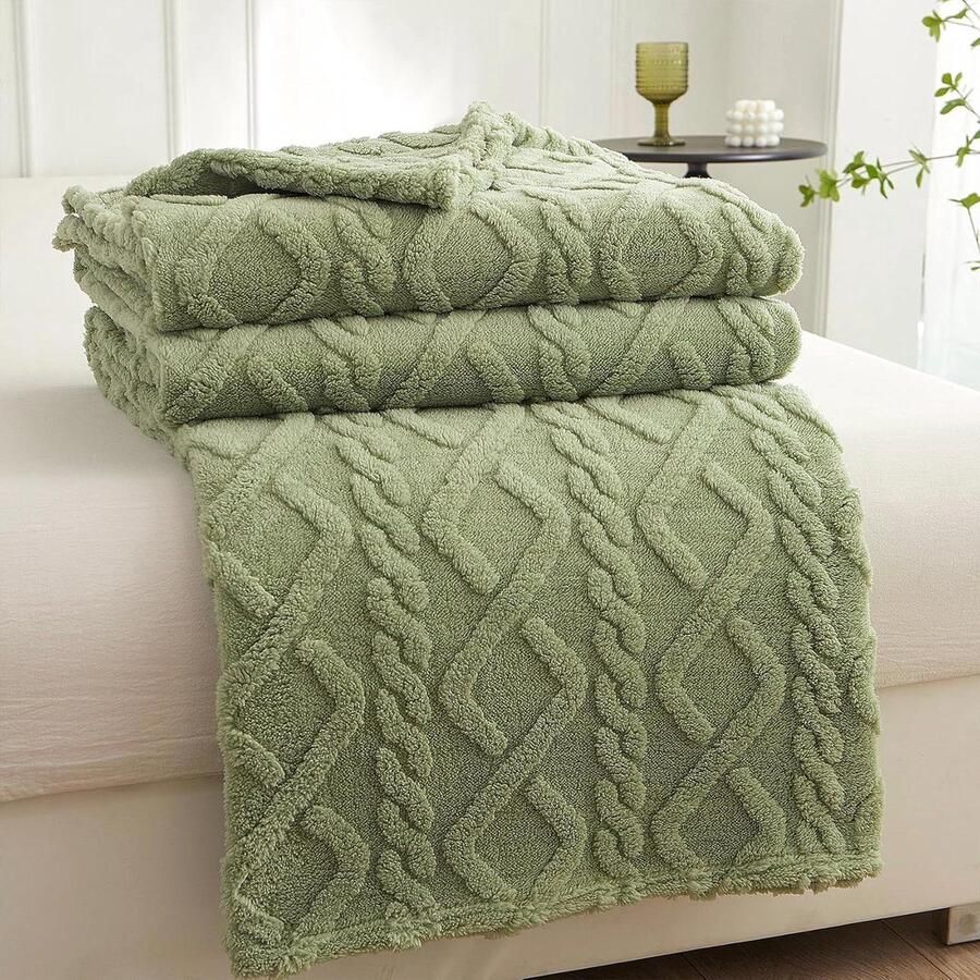 Zachte fleece sprei voor tweepersoonsbed warm en comfortabel groen 150 x 200 cm
