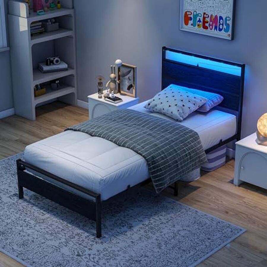 Functioneel Bedframe van Hout en Metaal met Led en Laadstation 90 x 200 cm
