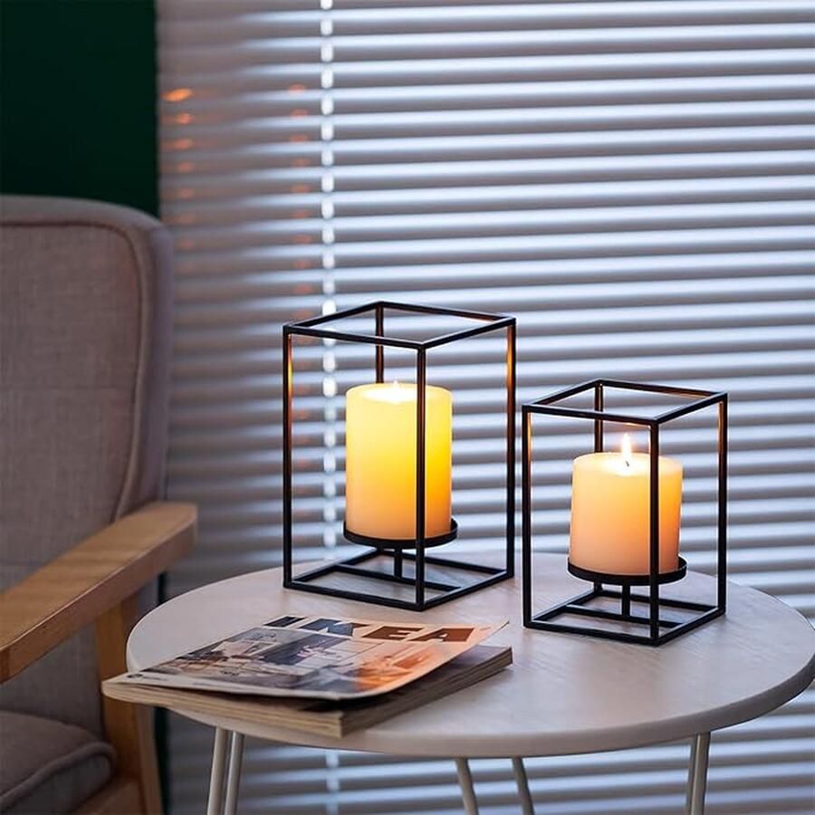Geometrische zwarte kandelaars voor pijlerkaarsen 2 stuks metalen 3D draad kandelaar houders set moderne kandelaar voor woonkamer eetkamer open haard schoorsteenmantel kerstfeest Halloween tafel middenstukken