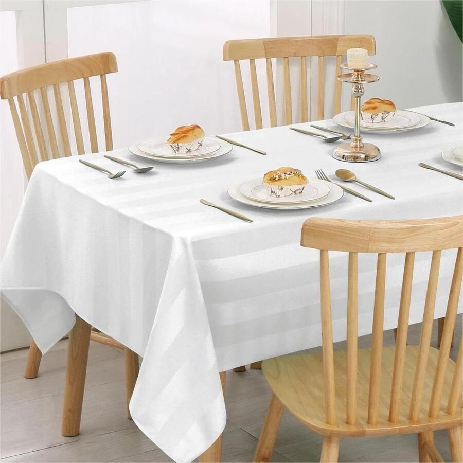 Gestreept tafelkleed waterafstotend 1 stuk wit polyester 130 x 260 cm