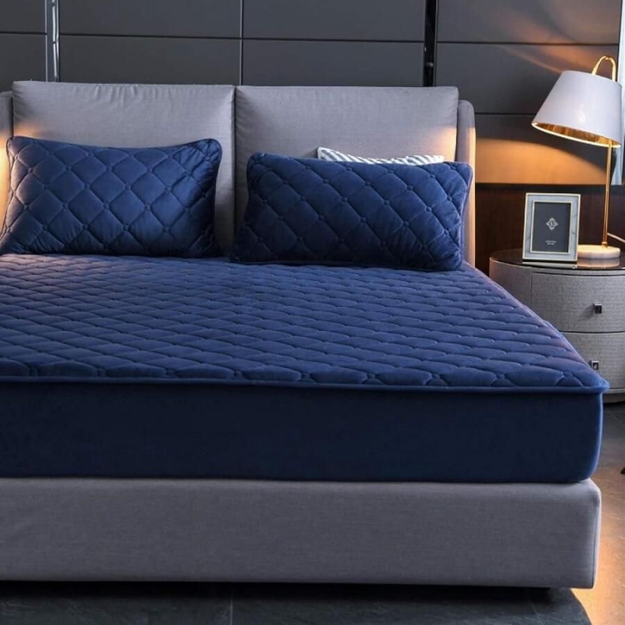 Furnibella Gewatteerd Hoeslaken 180x200 cm – Zachte Kristalfluweel – Matrasbeschermer – Blauw – Geschikt voor Matrassen van 10-30 cm Hoog