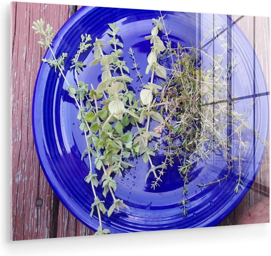 Glasschilderij 40x30 cm Schilderij acrylglas Een blauw bord met aromatische tijm op een houten tafel Foto op glas Muurdecoratie woonkamer Wanddecoratie slaapkamer Schilderijen - Foto 3