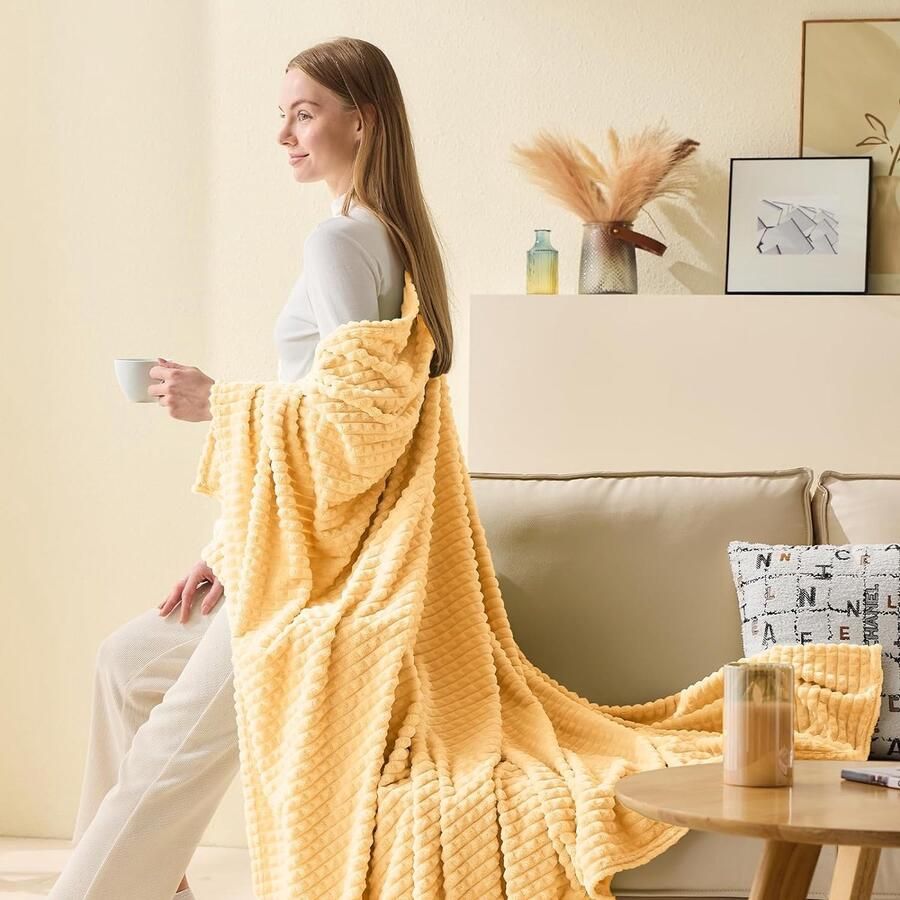 Grijze fleecedeken voor bank zacht wollig warm en comfortabel enkellaags 3D-touch-ervaring perfect voor bed bank en fauteuil (geel 130 x 150 cm) - Foto 2