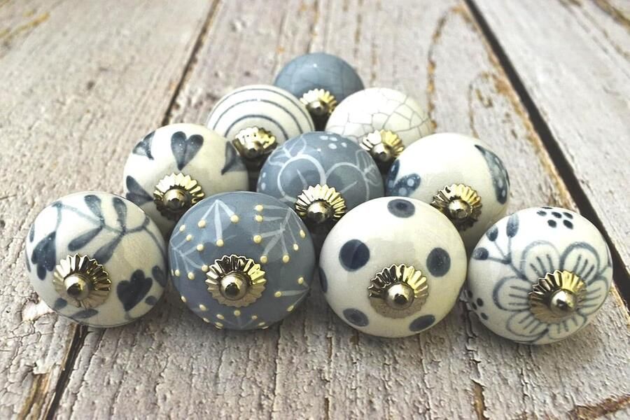 Handgemaakte keramische knoppen set van 10 grijs wit voor keukenkasten