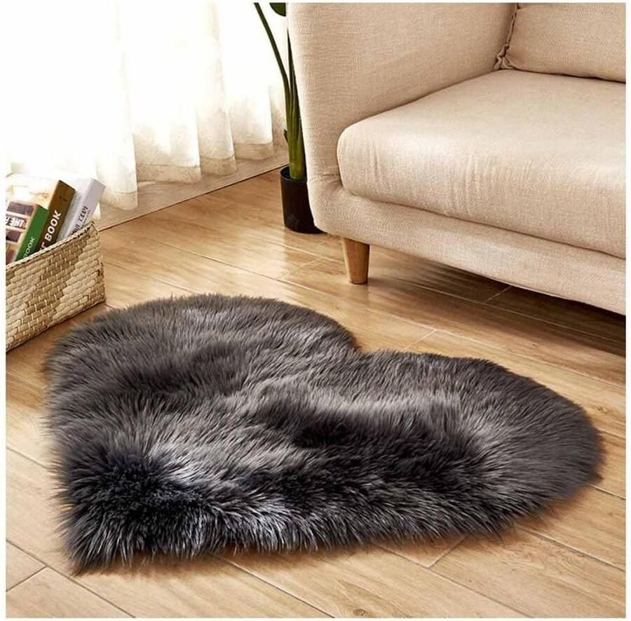 Hartvormig pluizig lamsvacht schapenvacht tapijt faux bont kussen dennenboom mat 40 x 50 cm donkergrijs