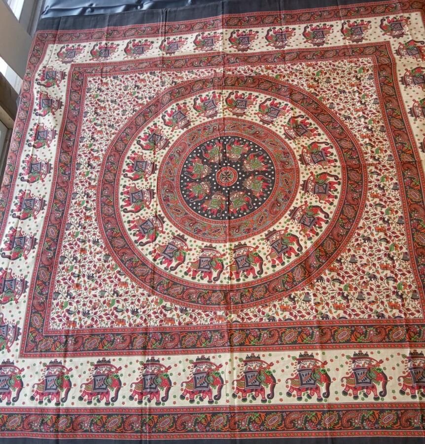 Ibiza Hamam doek Strandlaken – Bed & Bank sprei – Schaduwdoek Muur decoratie Tafel laken Picknickkleed 240 x 210 cm – Katoen XXL Laken Doek Olifanten Zwart Rood Oranje Groen