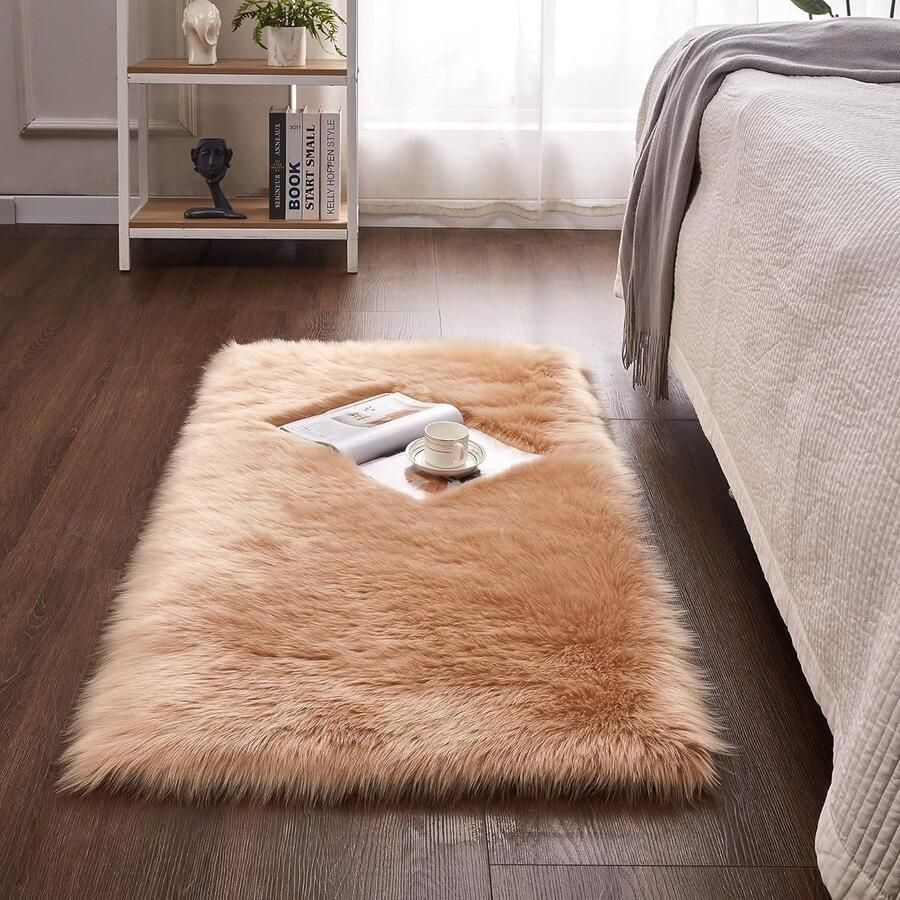 Imitatie-schapenvacht – pluizig tapijtje van 70 x 135 cm bruin voor een gezellige woon- of slaapkamer