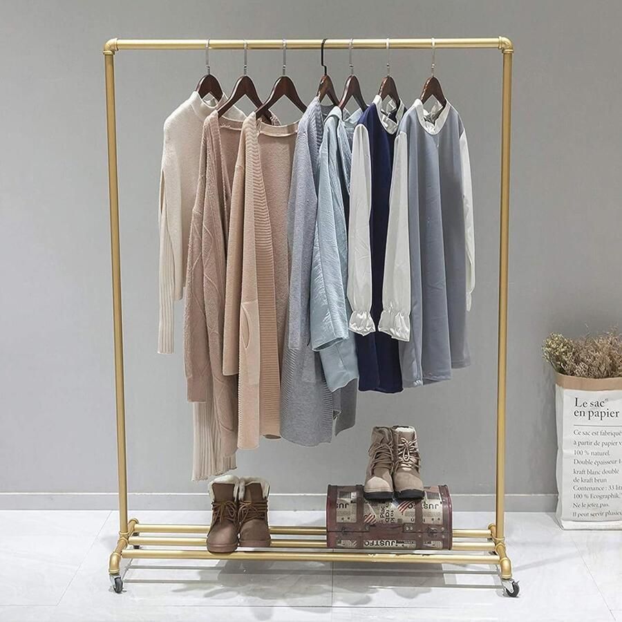 Industrieel metalen pijp kledingrek met wielen vrijstaand voor moderne retail displays