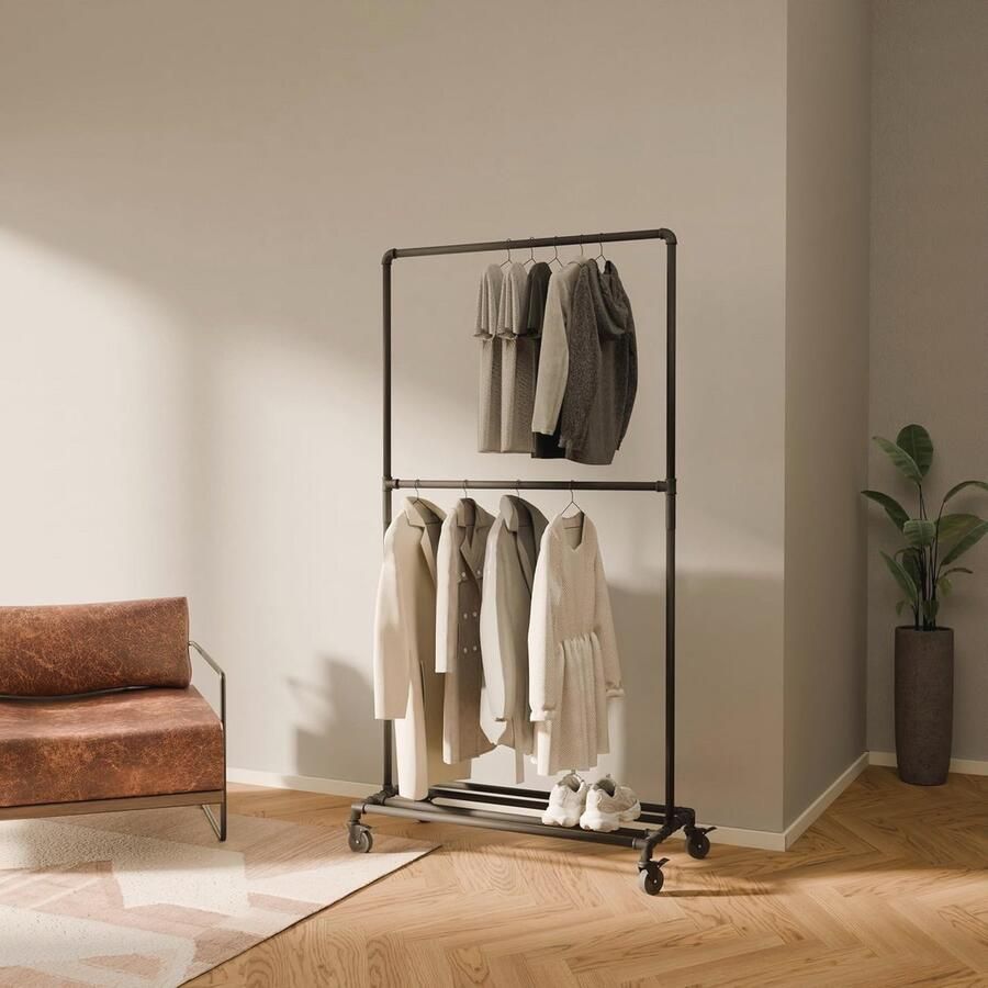 Kledingrek op wielen zwart industrieel vintage design verstelbaar en robuust