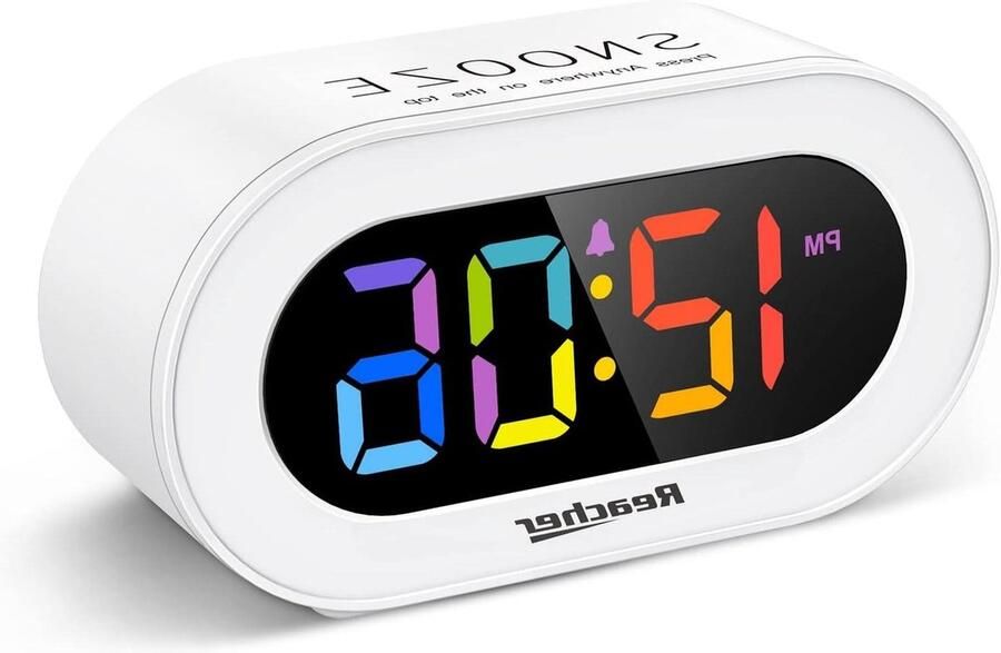 Kleine digitale led-wekker met sluimerfunctie eenvoudig te bedienen helderheidsdimmer instelbaar wekvolume compacte klok voor slaapkamer nachtkastje netvoeding