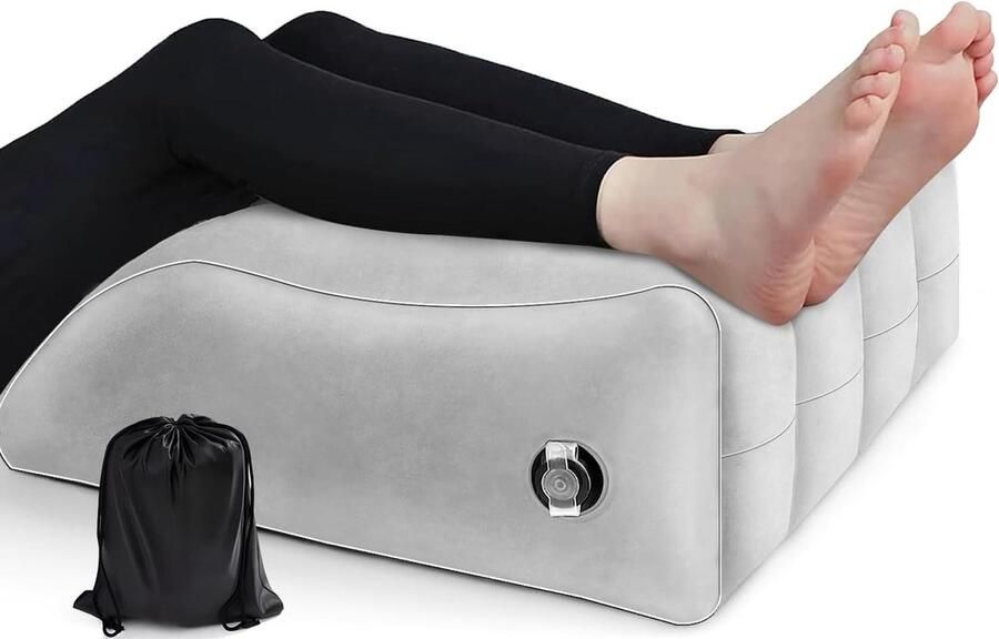 Kniekussen voor in het bed Opblaasbaar Beenkussen Kniekussen Venenkussen Beenverhogingskussen voor Slapen Opblaasbaar Wigkussen Steunkussen voor Benen Bevordert de Doorbloeding en Vermindering van Zwellingen Kniekussen voor in het bed