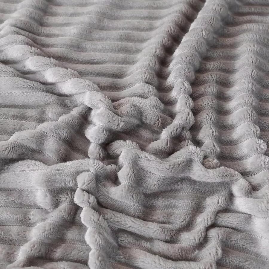 Knuffeldeken voor de bank grijs 150 x 200 cm fleecedeken voor de bank zacht en warm wollig als bankdeken - Foto 2