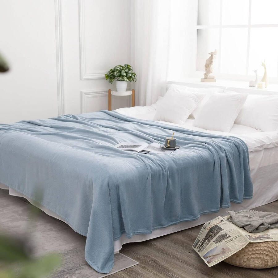 Knuffeldeken wollige deken lichtblauw 220 x 240 cm warme zachte woondeken voor bed bank winterbankdeken als microvezel bedsprei sprei
