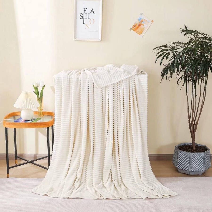 Knuffeldeken woondeken 100 x 150 cm wit fleecedeken voor bank zacht en warm kinderdeken microvezel wollige bankdeken