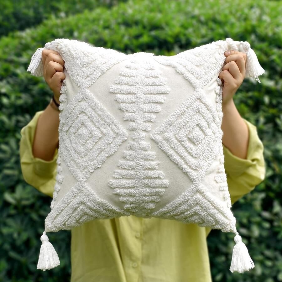 Kussenhoezen voor op de bank in boho-stijl – prachtig vervaardigd met handgemaakte plukjes en dikke katoenen kwastjes – zacht en stijlvol Marokkaans decoratief 45x45 cm (gerimpeld met lentemotief)