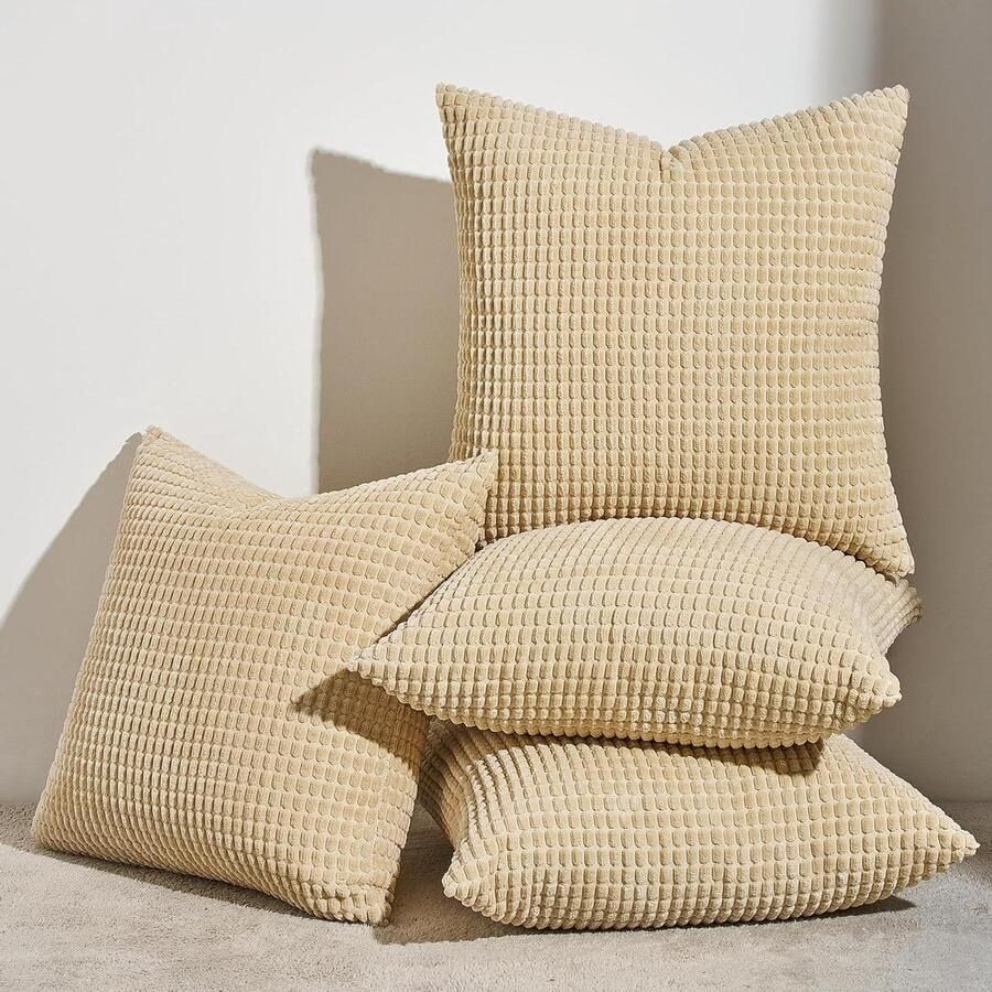 Kussensloop 45 x 45 cm set van 4 kaki corduroy korrelig kleurverloop decoratief kussenovertrek voor bank slaapkamer woonkamer balkon pluizig en geschikt voor kinderen