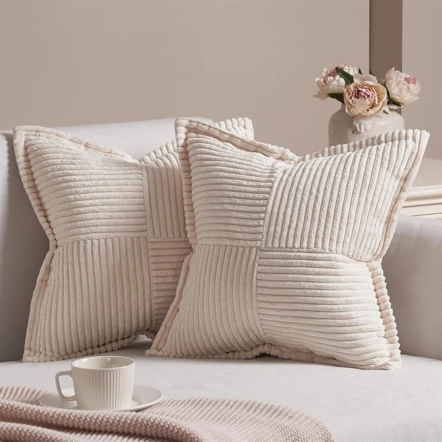 Decoratieve kussenhoezen 40 x 40 cm beige set van 2 pluizige kussenhoezen met rits voor slaapbank woonkamer zachte sierkussens met onzichtbare sluiting