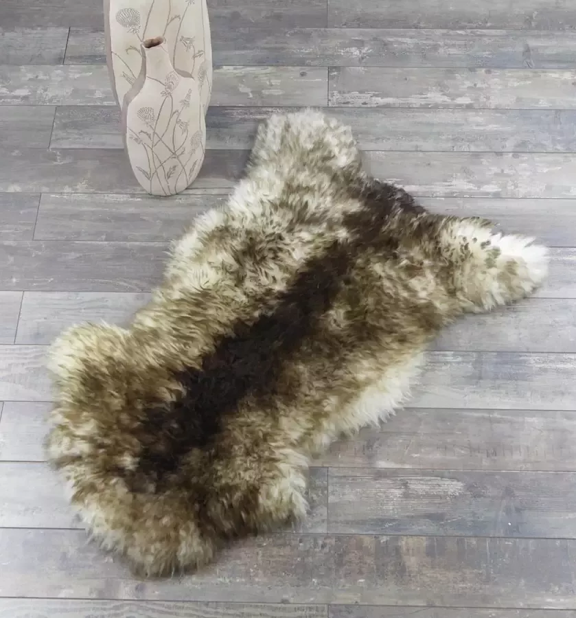 Lamsvachtje Vloerkleed Mouflon Ivoor met Bruine Topjes Luxe Uitstraling Uniek 100% ECHT Schapenvachtje 115 x 70 cm Prachtig Vol Haar Zitkussen Bankbedekking