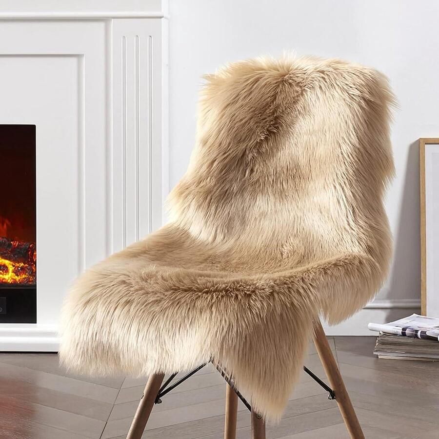 Langharig pluizig tapijt Beige 60 x 90 cm Faux lamsvacht Woonkamerdecoratie Zacht bonttapijt voor stoelen Slaapkamer Kinderkamer