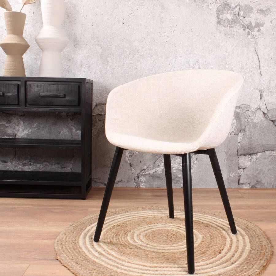DS4U Liva Eetkamerstoel Stof Ivoor Wit Vriendelijk Strak en Comfortabel Optimaal Comfort Geweven Stof voor een Moderne en Trendy Look Luxueuze Uitstraling Vier Zwarte Metalen Poten Creëer een Unieke Uitstraling met Kleurcombinaties