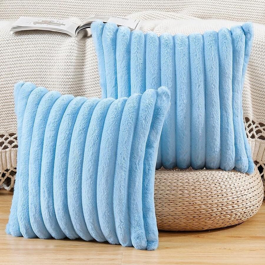 Madizz Set van 2 decoratieve kussenhoezen van imitatiebont zachte strepen decoratieve kussensloop voor de bank slaapkamer lichtblauw 65 x 65 cm
