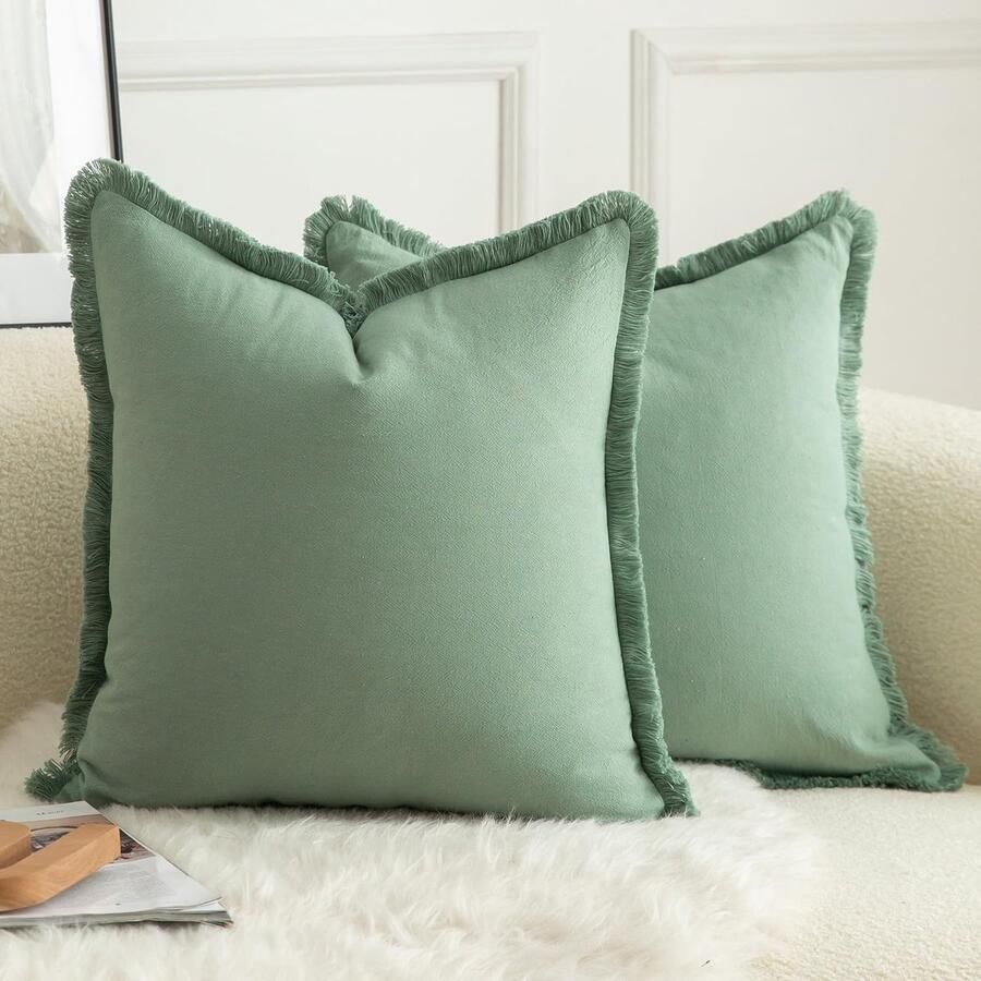Mandioo Set van 2 neutrale katoenen kussenhoezen met kwastjes 50x50cm decoratieve kussenhoezen sierkussens boho bankkussens kussensloop voor bank slaapkamer woonkamer woondecoratie saliegroen
