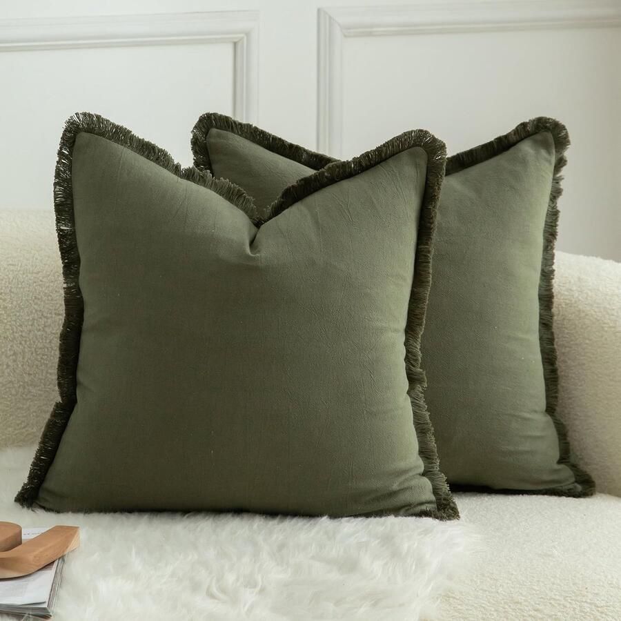 Mandioo Set van 2 neutrale katoenen kussenhoezen met kwastjes 60 x 60 cm decoratieve kussenhoezen sierkussens boho bankkussens kussensloop voor bank sofa slaapkamer woonkamer woondecoratie olijfgroen