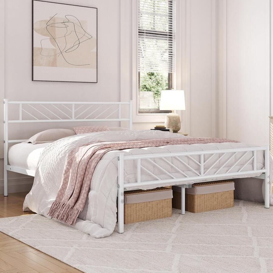 Metalen bed 140 x 200 cm minimalistisch bedframe met hoofdeinde logeerbed met lattenbodem voor slaapkamer logeerkamer 32 cm hoogte onder het bed wit