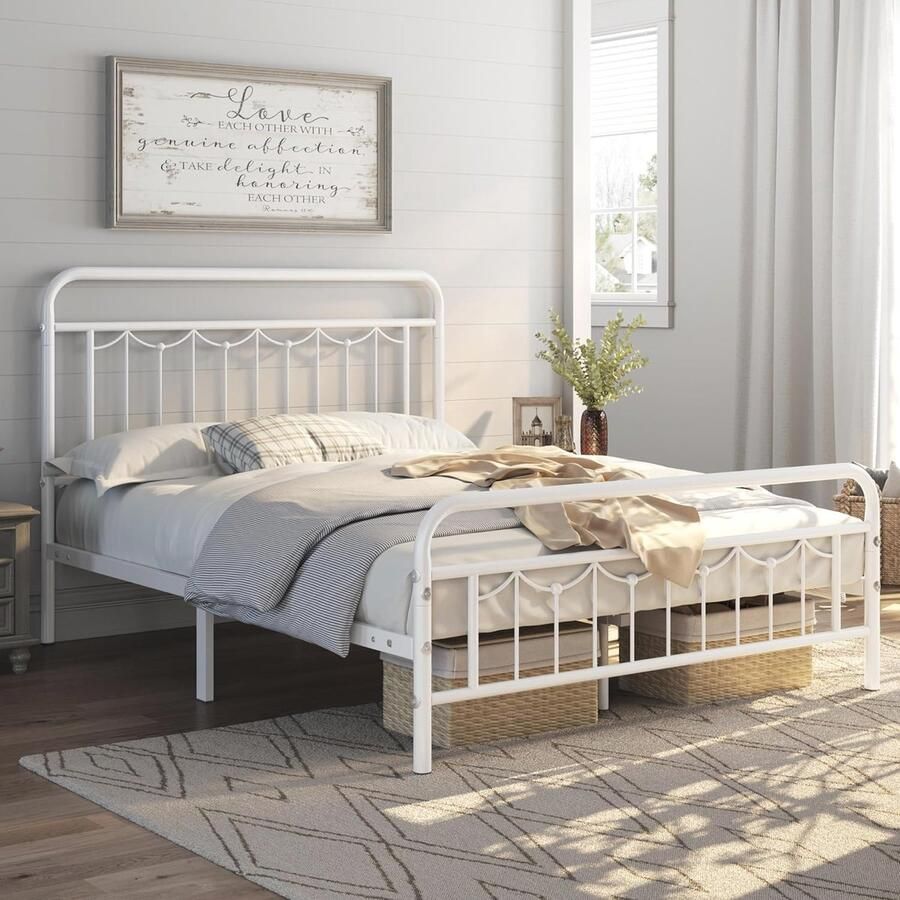 Metalen Bedframe 140 x 200 cm Vintage Stijl Eenpersoonsbed met Lattenbodem en Hoog Hoofdeinde