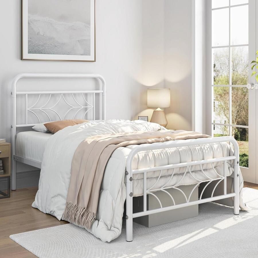 Metalen Eenpersoonsbed 90 x 200 cm met Hoog Hoofdeinde en Voeteneinde Bedframe met Lattenbodem en Opbergruimte