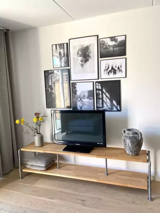 Mijn Design Huis Tv meubel -TV kast industrieel steigerbuis- massief hout