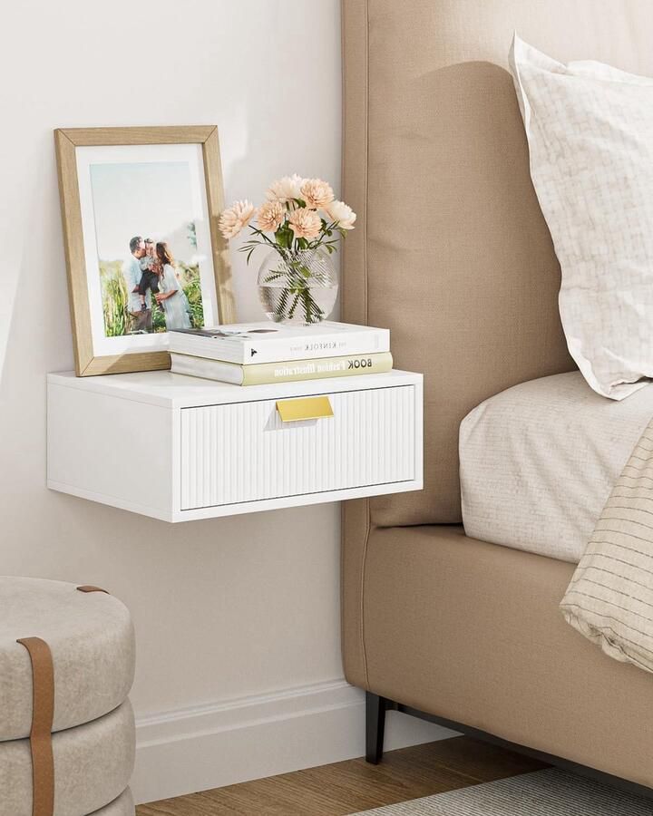 Modern zwevend nachtkastje bijzettafel rotan wit gouden frame