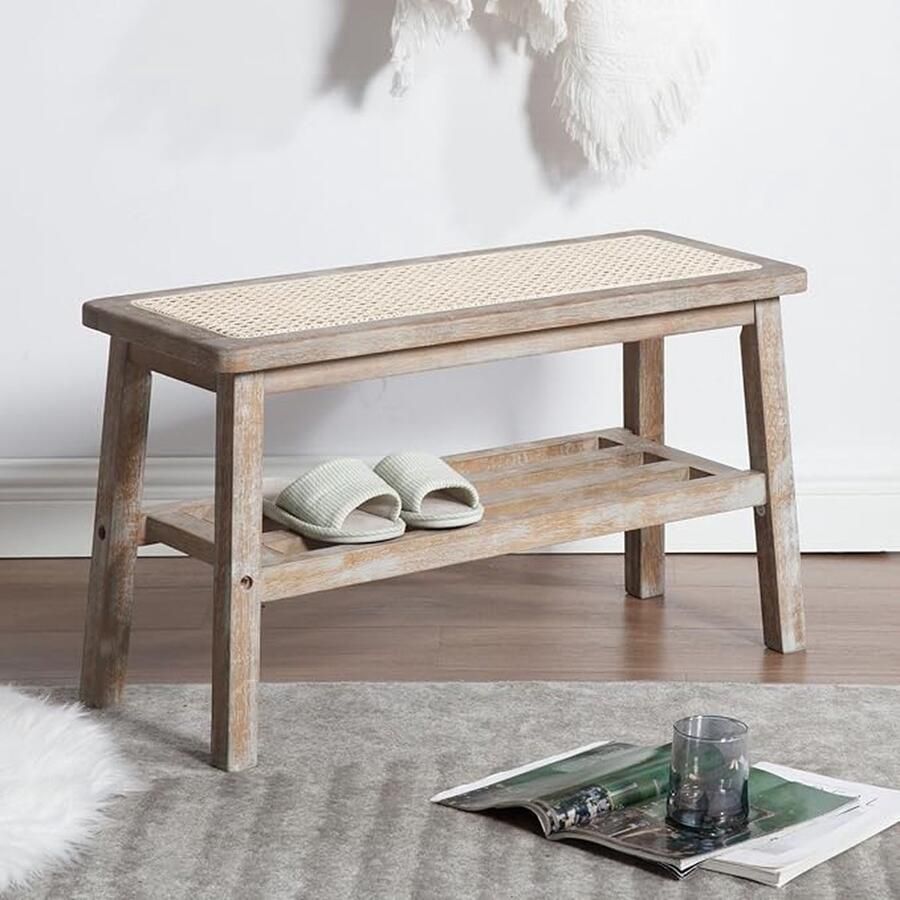 Moderne rotan eetkamerbank met massief houten poten. Ottomaanse schoenenbank in natuurlijke houtkleur ideaal voor eetkamer of hal