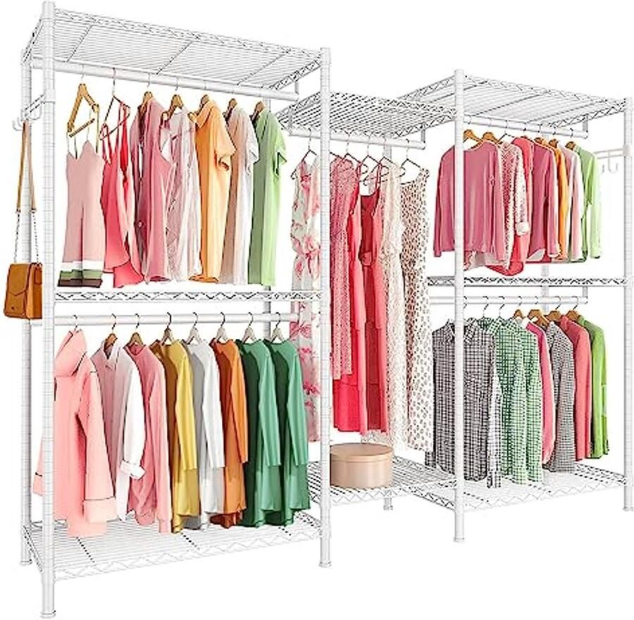 Multifunctioneel zwart metalen kledingrek met wielen en verstelbare planken