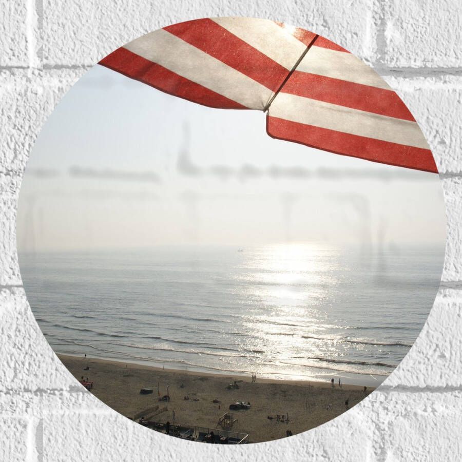 Muursticker Cirkel Strand Zee Zand Parasol Mensen Strandtent Zon 30x30 cm Foto op Muursticker