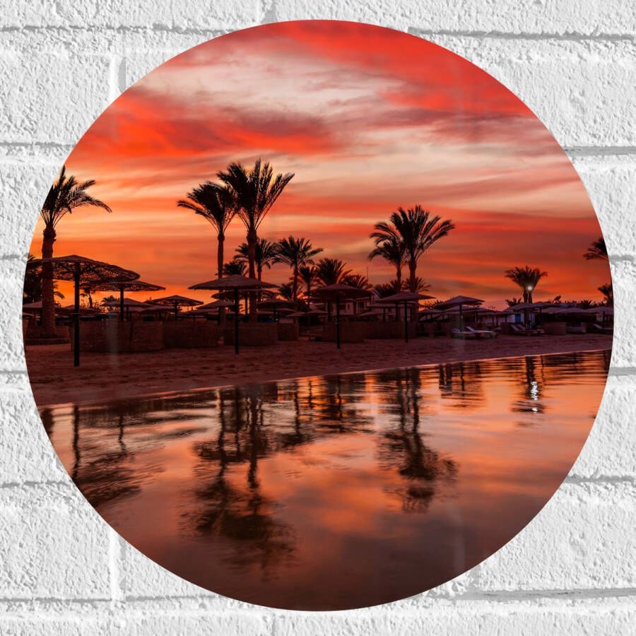 Muursticker Cirkel Strand Zee Zonsondergang Parasols Palmbomen 40x40 cm Foto op Muursticker