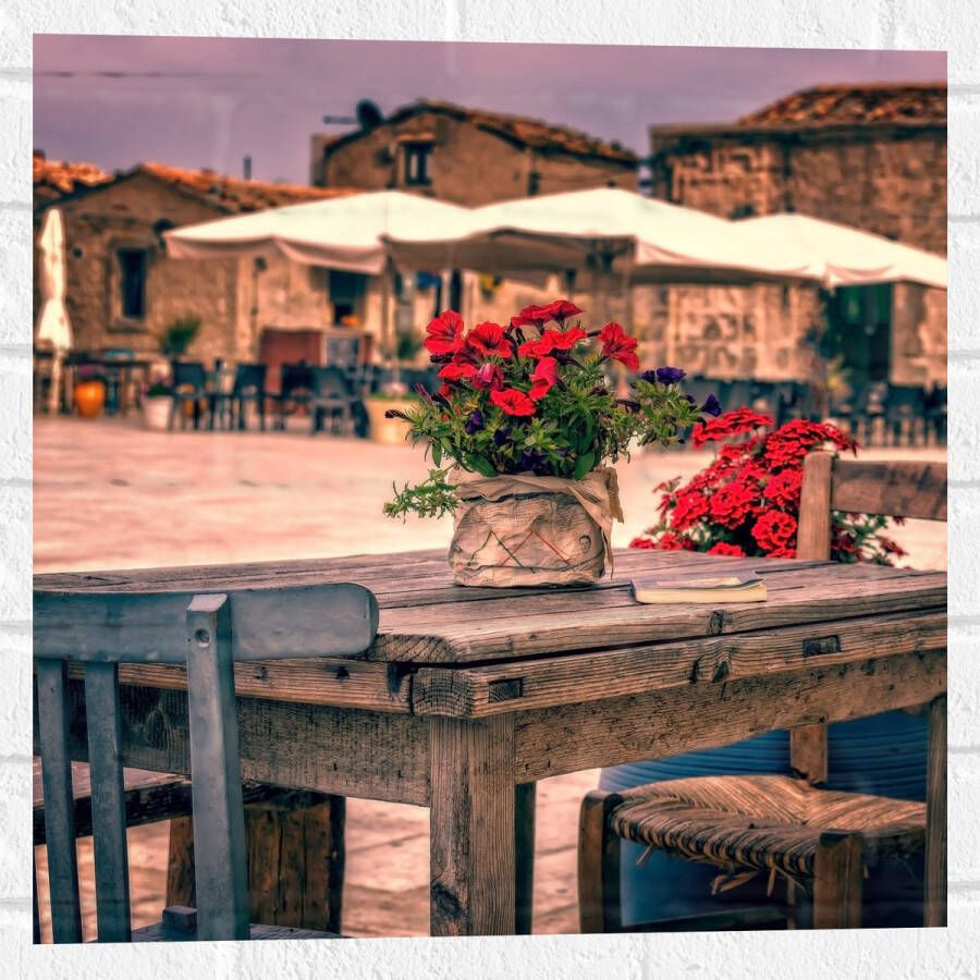 Muursticker Tafel Pleintje Bloemen Stoelen Parasol Kleuren 50x50 cm Foto op Muursticker